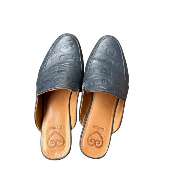 G/FORE Women's Debossed Skull and Bones Mule Street Shoes - Twilight - 8.5 - Picture 6 of 11